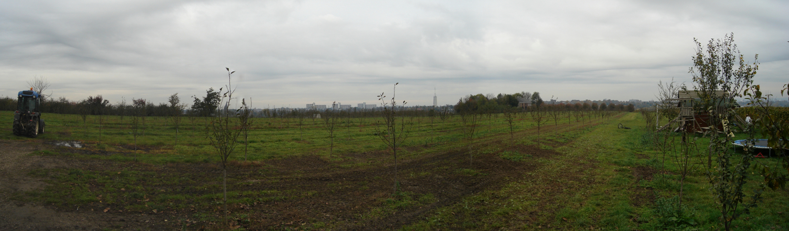 Wijngaard Apostelhoeve - panoramafoto noord en noordoost gezien vanuit persmachineschuur